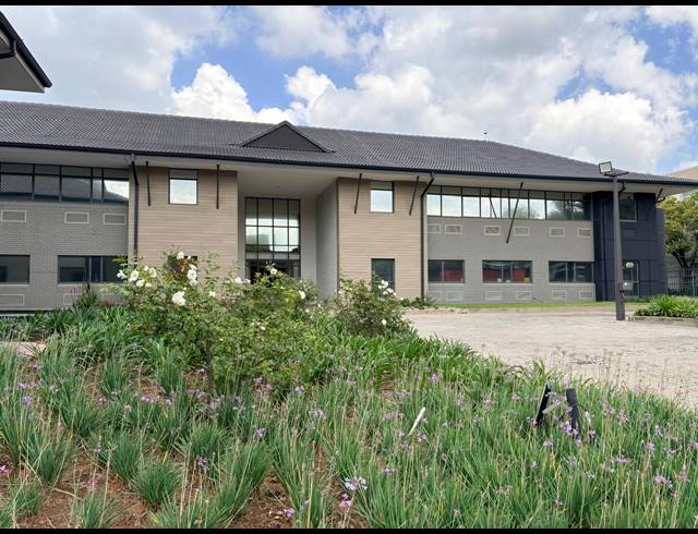 3,949M² OFFICE TO LET IN VORNA VALLEY